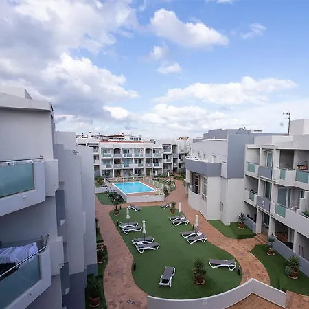 Urban Sun 332 Pool By Holidays Apartment *