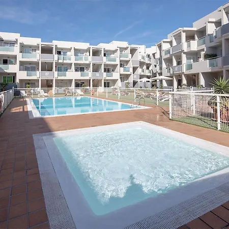 Urban Sun 332 Pool By Holidays Apartment